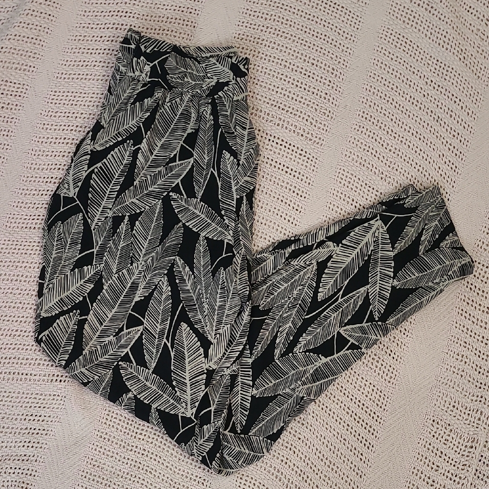Forever 21 Leaf Pattern Pants